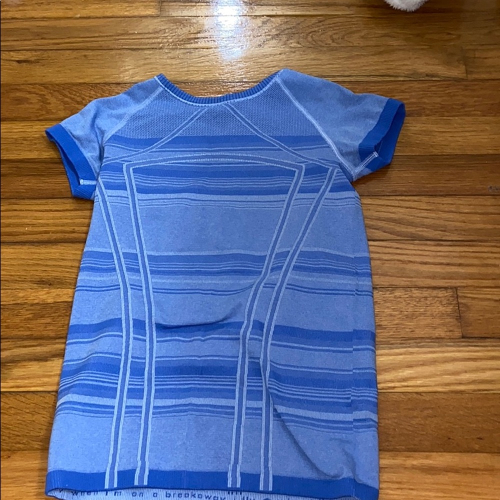 Size 10 ivivva shirt